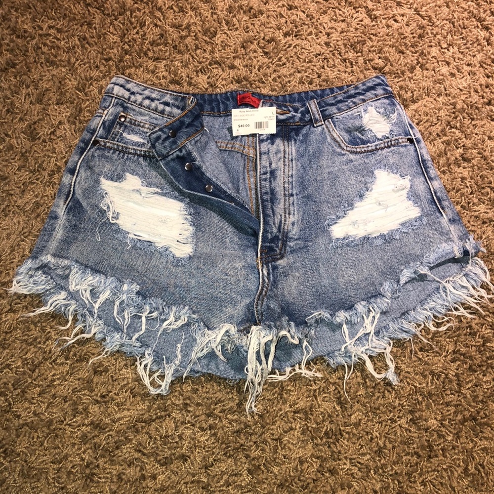 Super Distressed High-Waisted Shorts!!